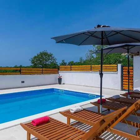 Casa de Férias Mate I Kate By Interhome Žminj